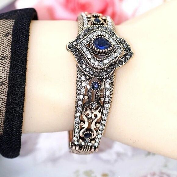 💙 Stunning Vintage-Inspired Crystal, Gold and Blue Bracelet 💙 - Picture 4 of 4